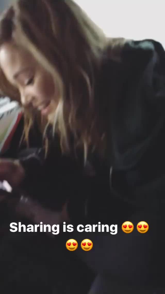 Olivia Holt clip