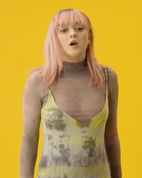 celebrity maisie williams small tits tits celebs clip