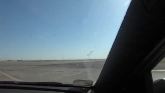 U-2 spy plane landing at Beale AFB U2 raw video
