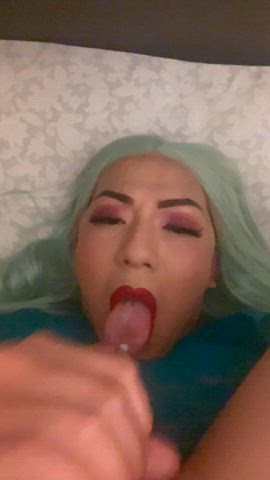 What’s better than a Vietnamese girl cumming on her face?