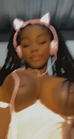 ebony teen tits clip