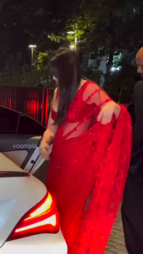 actress big tits bollywood boobs busty celebrity cleavage indian moroccan saree clip