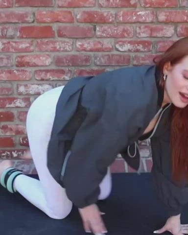 downblouse gym madelaine petsch clip
