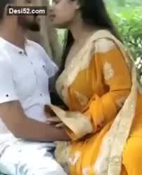 Dsi Cute n Shy Gawl in Sharee Enjoying in Public ❤️🔥 Video 👇👇