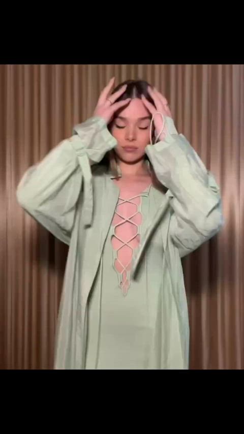 celebrity dress hailee steinfeld sexy clip