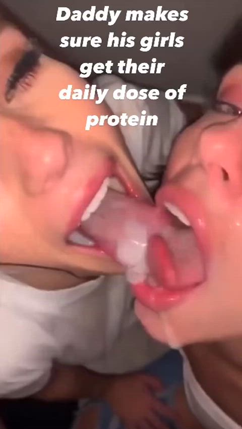 No meal is complete without daddy’s protein! They’re so good at sharing! 