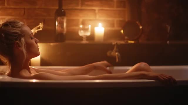 Claire Catherine nude bath scene in Castle Freak (2/2)