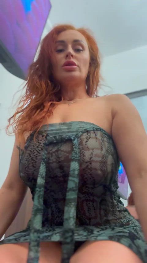 big ass big tits long legs milf mom natural tits onlyfans redhead tall bigger-than-you-thought