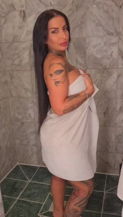 Latina Shower Tattoo clip