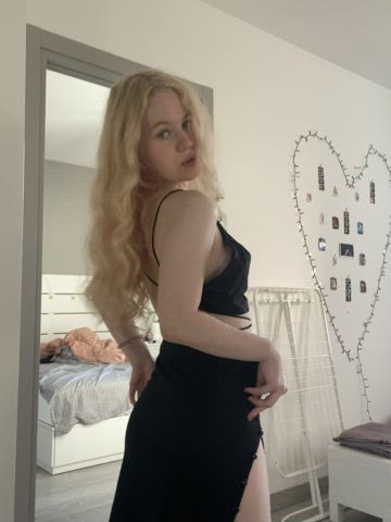 ass blonde curly hair onlyfans clip