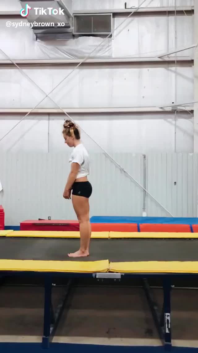 Flippin’ excited to be home for #christmas this year! ??♥️? #gymnastics #fitness
