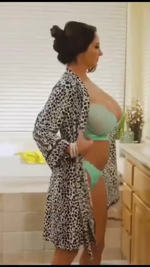 Ava Adams showing off sexy curvy body