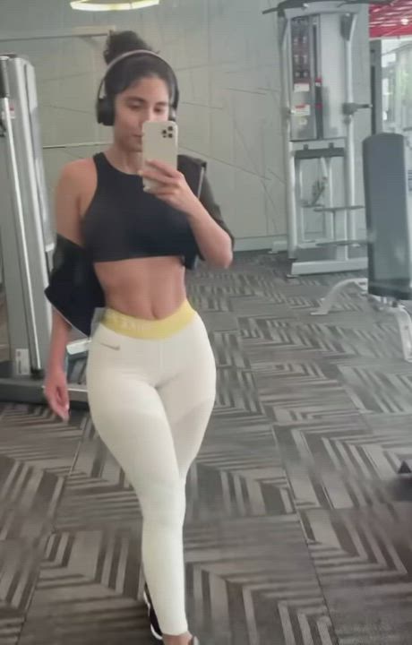 Babe Fitness Latina clip