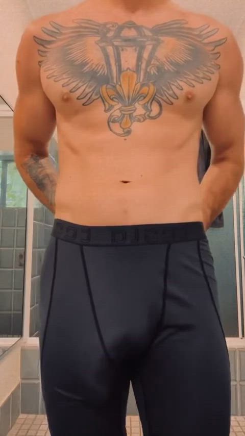 [37] Undressing after gym
