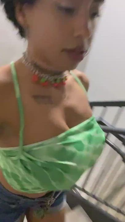Big Tits Ebony Jiggling clip