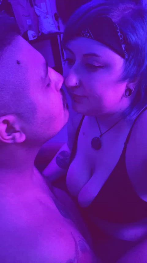 bbw boyfriend couple french kissing girlfriend kissing long tongue real couple tongue