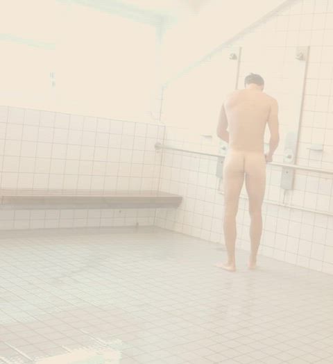 ass cock gay gym locker room shower spy spy cam tanlines tanned clip