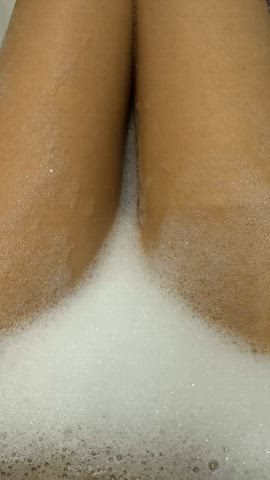 bath bathtub feet feet fetish clip