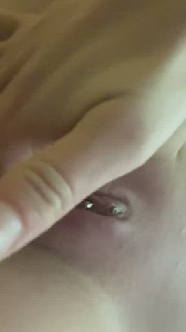 I love fingering my pierced pussy