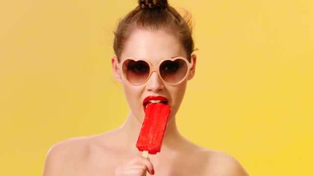 Spring Summer Style - Stay Cool ft. Anais Pouliot - ALDO SS12