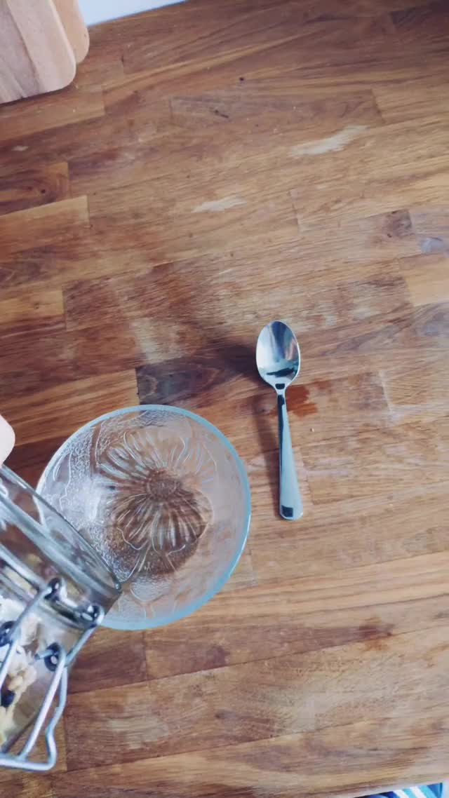 A breakfast worthy of a piss whore. (Full video on onlyfans: charlottelikespiss)