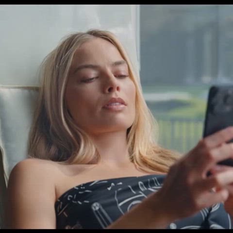 celebrity margot robbie non-nude clip