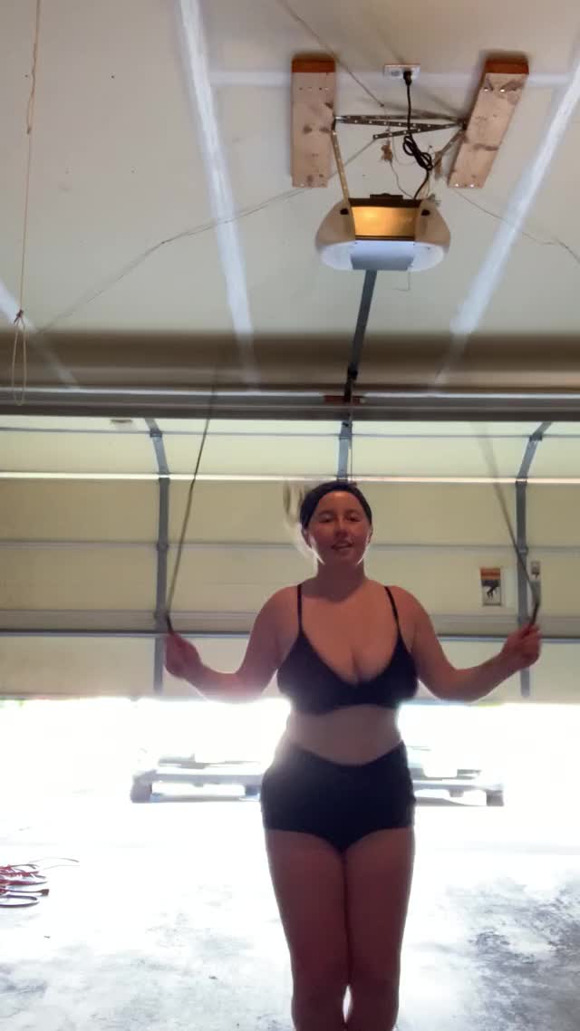 Is there anything better than topless jump roping? ? (OC)