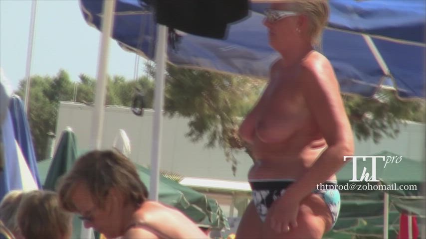 beach big tits granny mature saggy tits topless voyeur clip