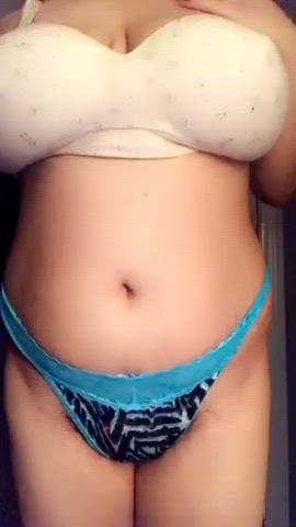 Love my 18 year old tits?