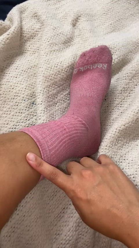 feet feet fetish oiled socks tik-tok clip