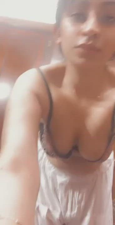 EXTREMELY HOT PAKI BABE SHOWING HER TITS AND PUSSY [MUST WATCH] [LINK IN COMMENT]