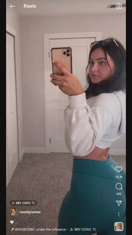 ass babe back arched big ass booty brunette glasses tight ass yoga pants clip
