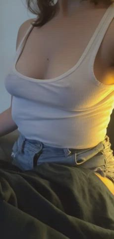 titty reveal!