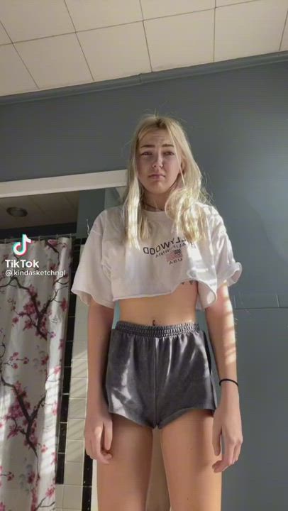 Blonde Cute Nipslip clip