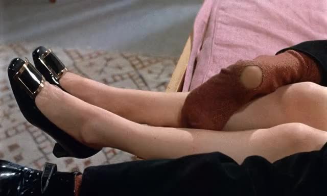 Belle-de-Jour-1967-GIF-01-15-12-bed-and-shoes