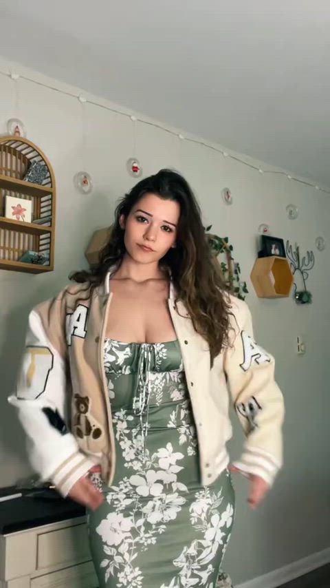 boobs cleavage tiktok clip