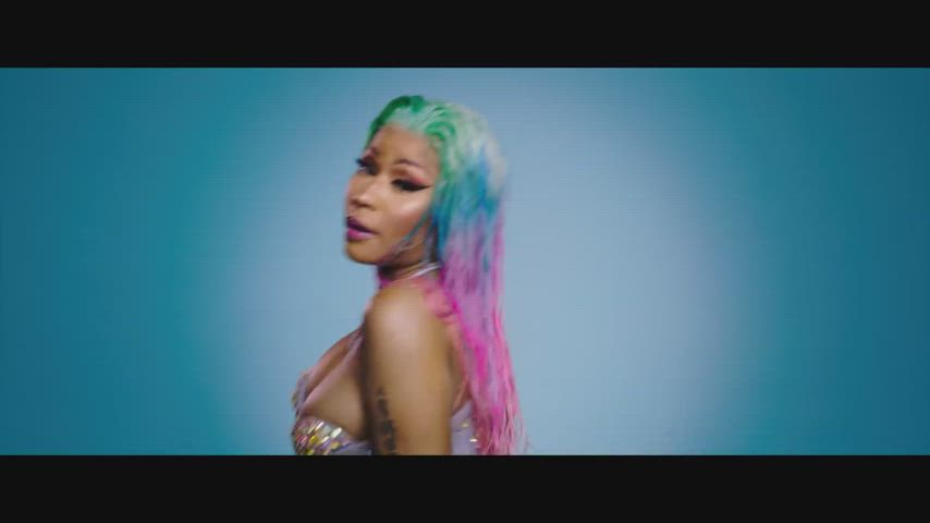 Cleavage Nicki Minaj Tits clip