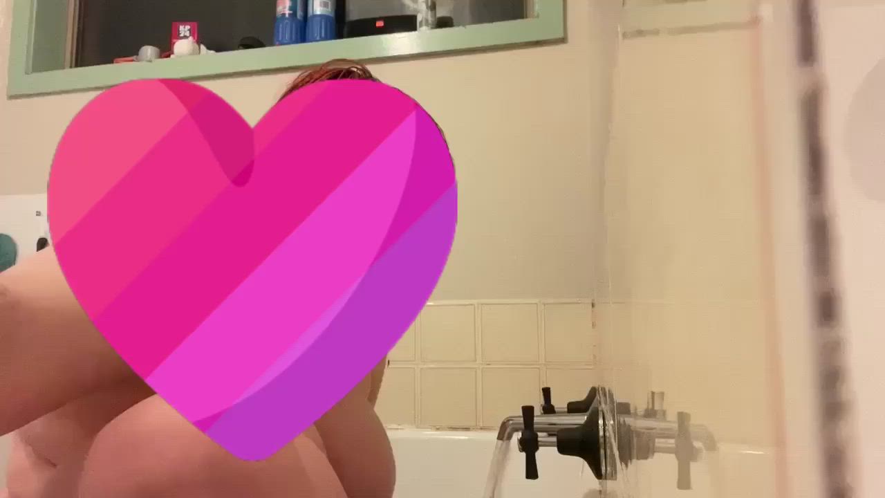 Older video of me getting off in the bath, I’m definitely very vocal 😅😅