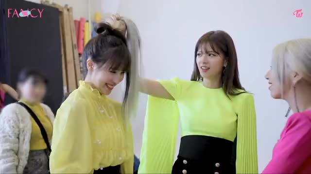 Momo clip