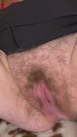 Hairy pussy is the right way to start the weekend