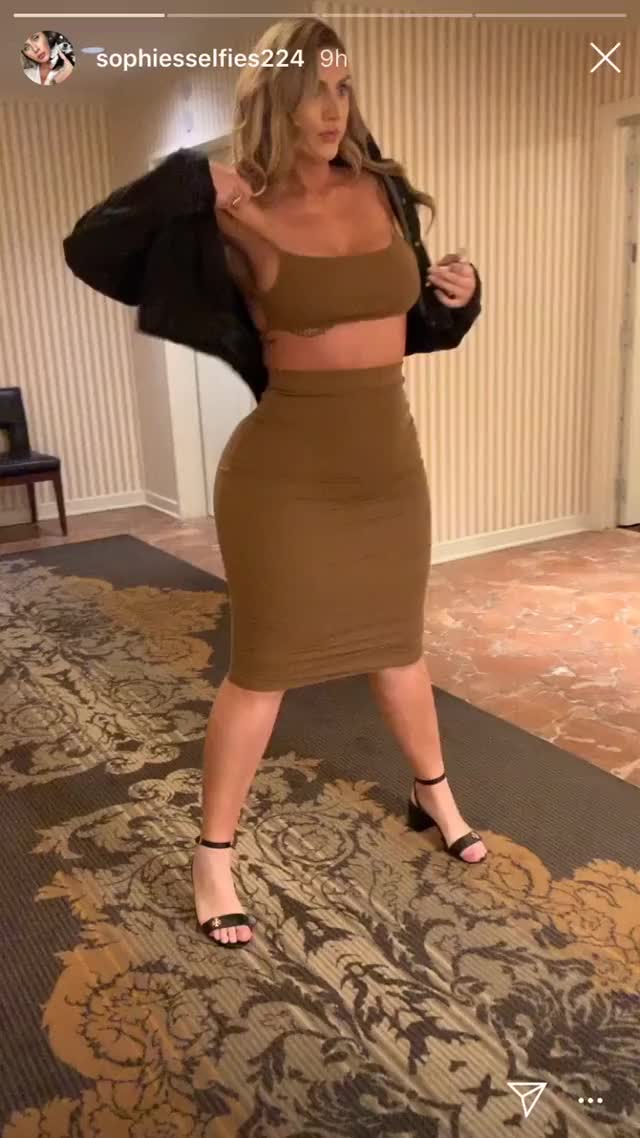 Curvy and Sexy Sophie Eloise dances in tight dress in hotel room