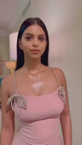 Squeezy Tits Featuring Suhana Khan