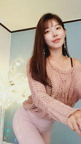 asian tease tiktok clip