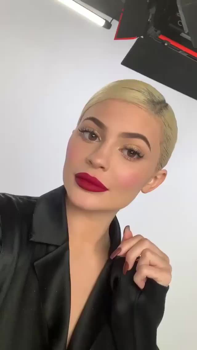 Kylie Jenner - (11.15.18) Instagram Story