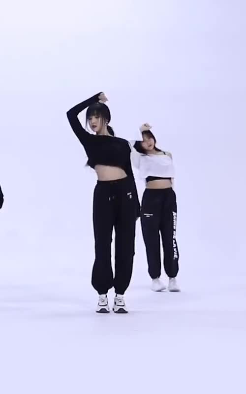 yuju tummy 3