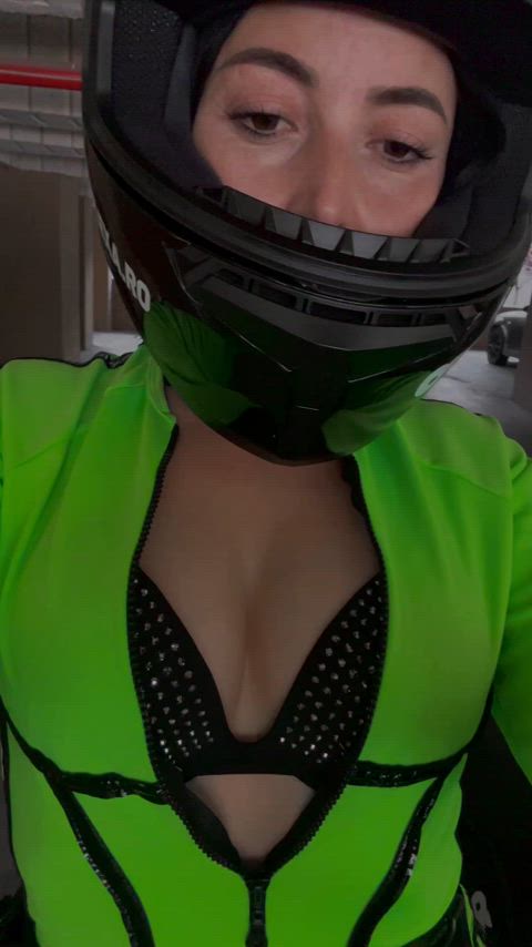 U like moto girls? 🍀