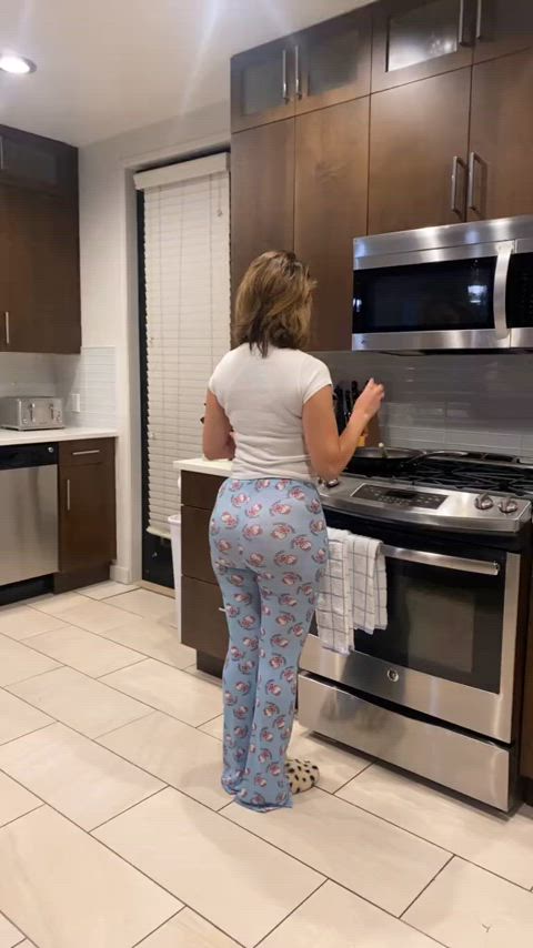 Wifey Big Ass in Pajamas