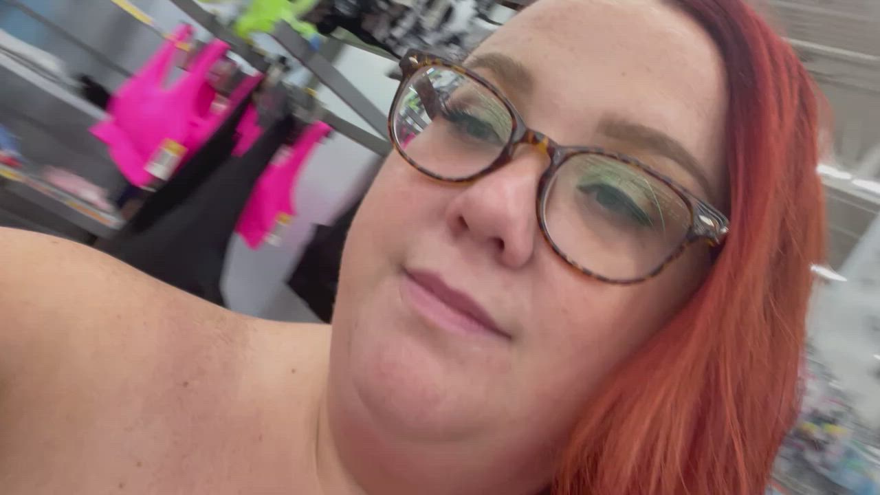 BBW Big Tits Boobs Flashing Natural Tits OnlyFans Outdoor Public clip