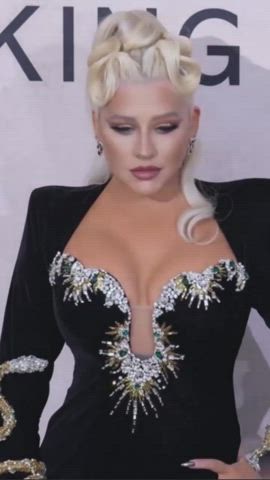 Big Tits Christina Aguilera Cleavage clip