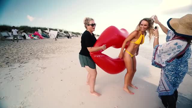 Caroline Wozniacki Gets Wet, Gives You A Cheeky Show In Paradise Outtakes  Sports